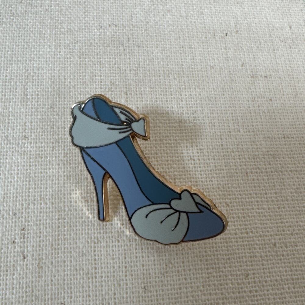 Disney Princess High Heels Pin Set Of 7 - Picture 7 of 16